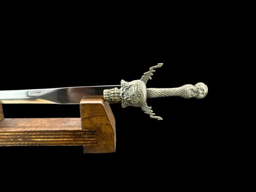 NOŻYK DO LISTÓW MINIATURKA MIECZ TERMINATOR (15)plus stojak