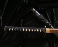 WSPANIAŁA KATANA O NIETYPOWYM OSTRZU - DAMAST +  STOJAK TR-026 - 6
