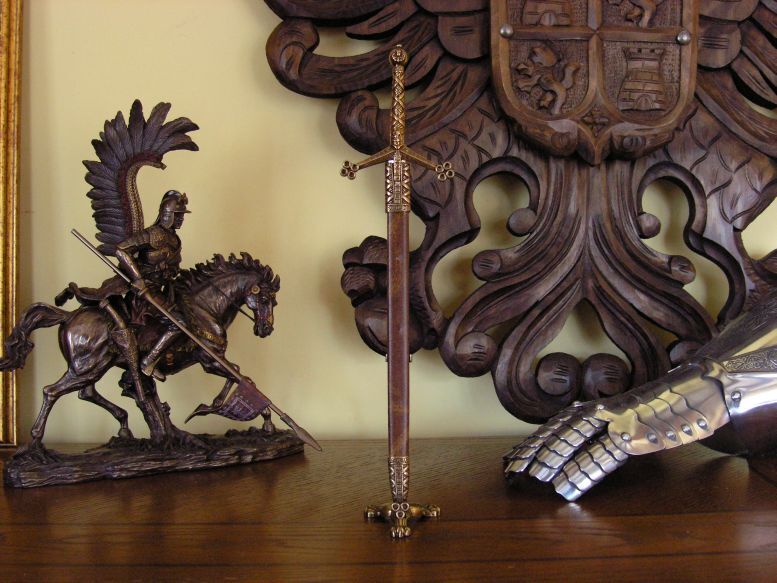 NOŻYK DO LISTÓW MIECZ CLAYMORE Z POCHWĄ   (F-3047)