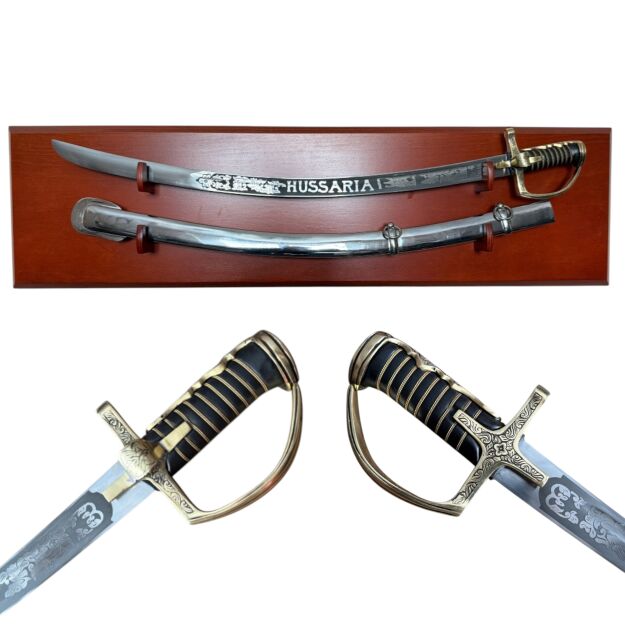 POLSKA SZABLA HUSARSKA  Z PALUCHEM Z XVII W Z POCHWĄ NA TABLO WZ 1750 grawerowana